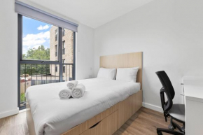 Spacious Double Bed in Lewisham Well Connected